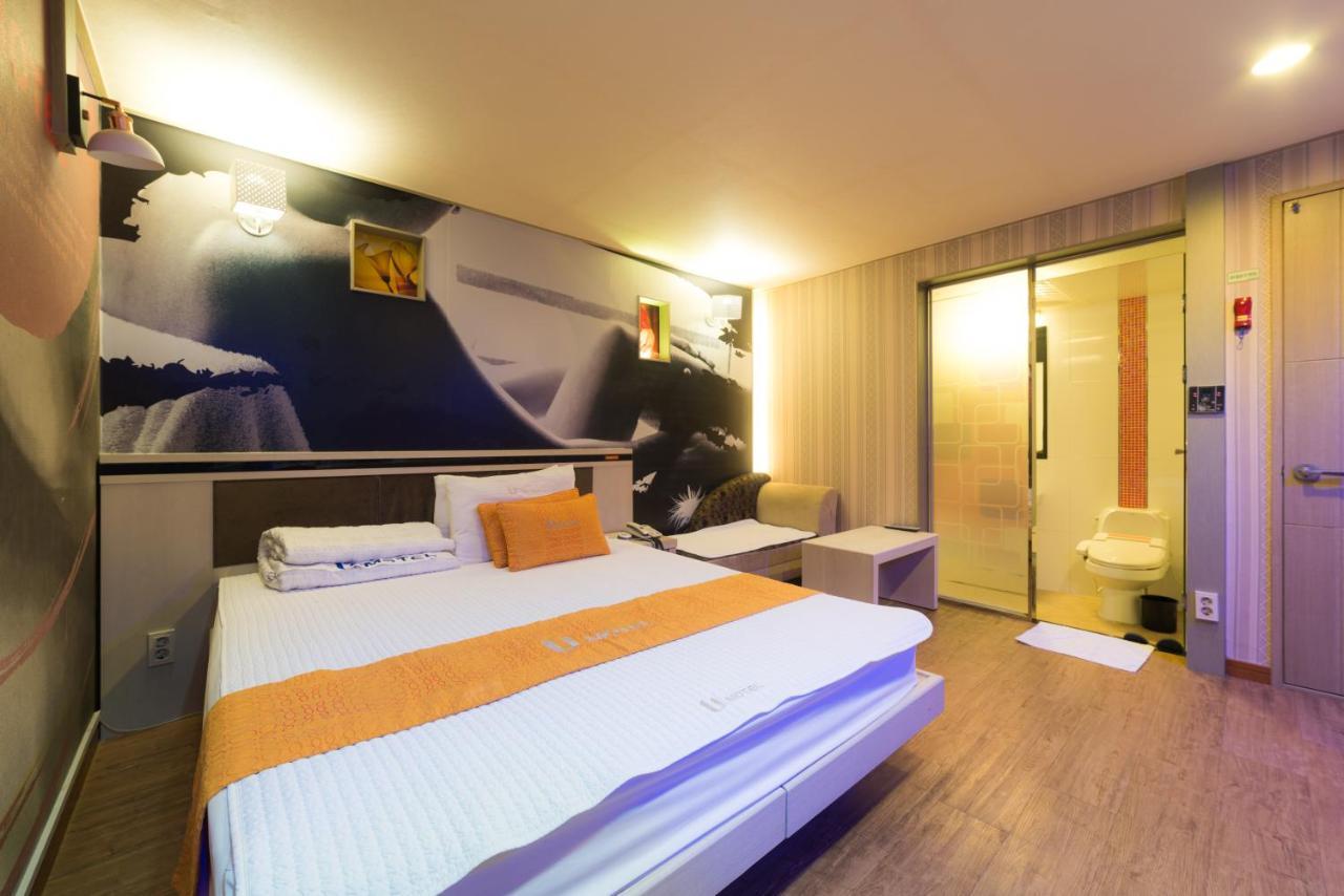 U Hotel Busan Bagian luar foto