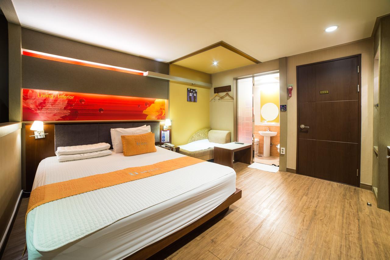 U Hotel Busan Bagian luar foto