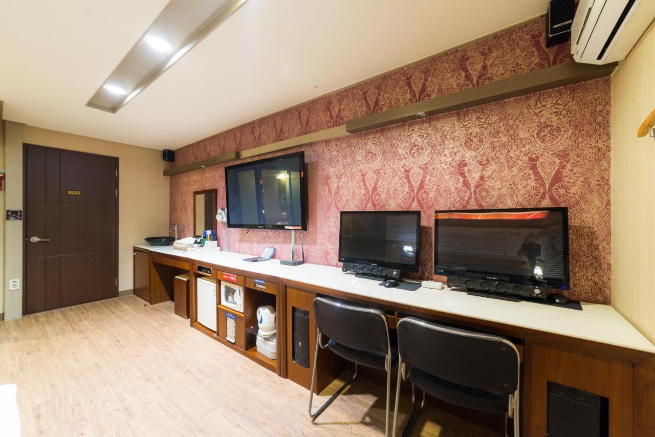 U Hotel Busan Bagian luar foto