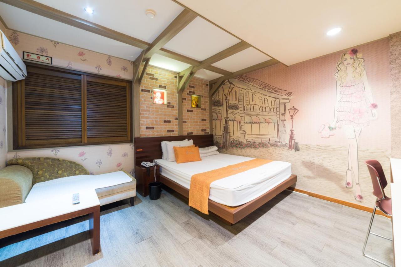 U Hotel Busan Bagian luar foto