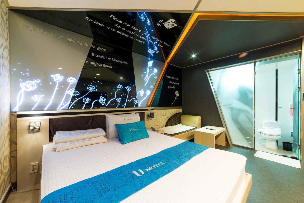 U Hotel Busan Bagian luar foto