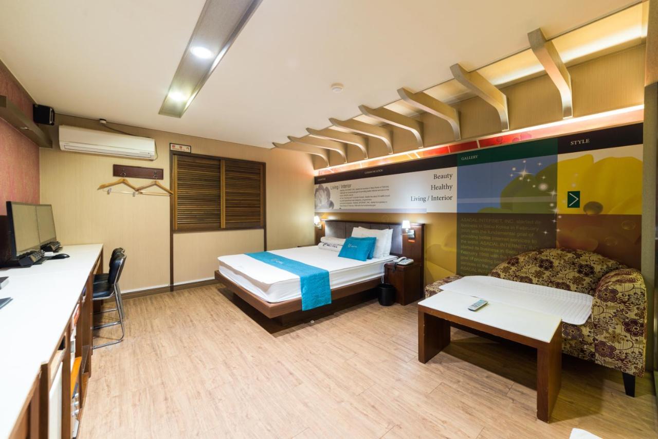 U Hotel Busan Bagian luar foto