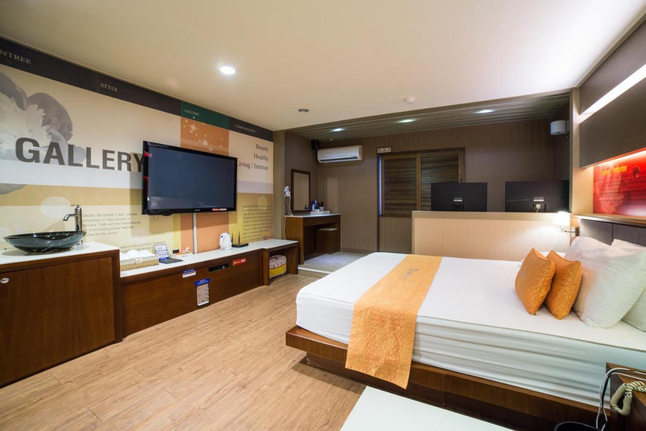U Hotel Busan Bagian luar foto